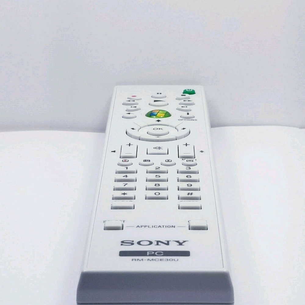 Sony RM-MCE30U PC Remote Control - Picture 4 of 9